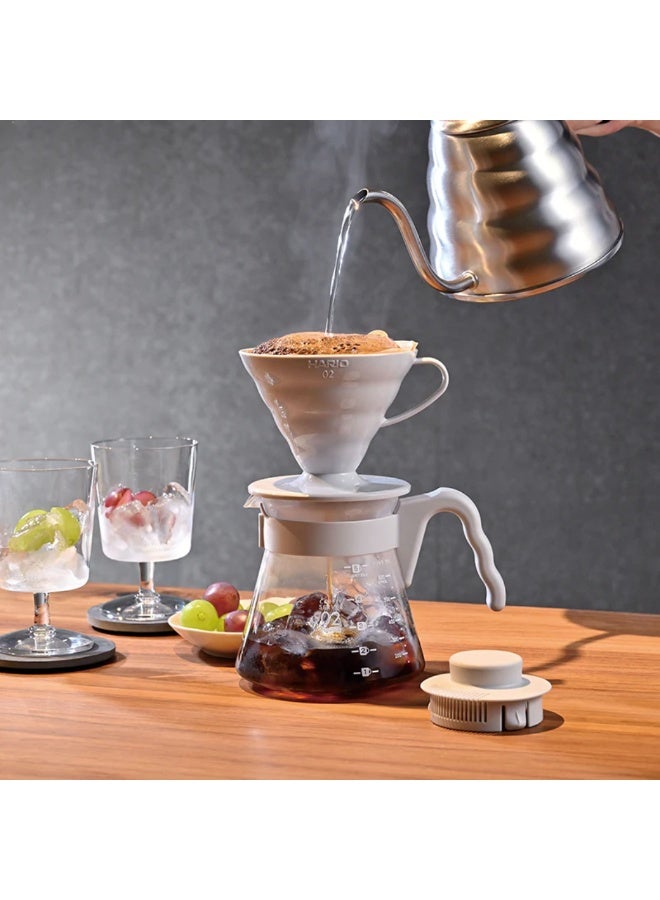 هاريو طقم تقديم قهوة V60 مكون من قطعتين، سعة 600 مل، يشمل قمع تقطير V60-02 وكأس تقديم زجاجي، مصنوع من زجاج البوروسيليكات المقاوم للحرارة، لون رمادي فاتح - Image 5